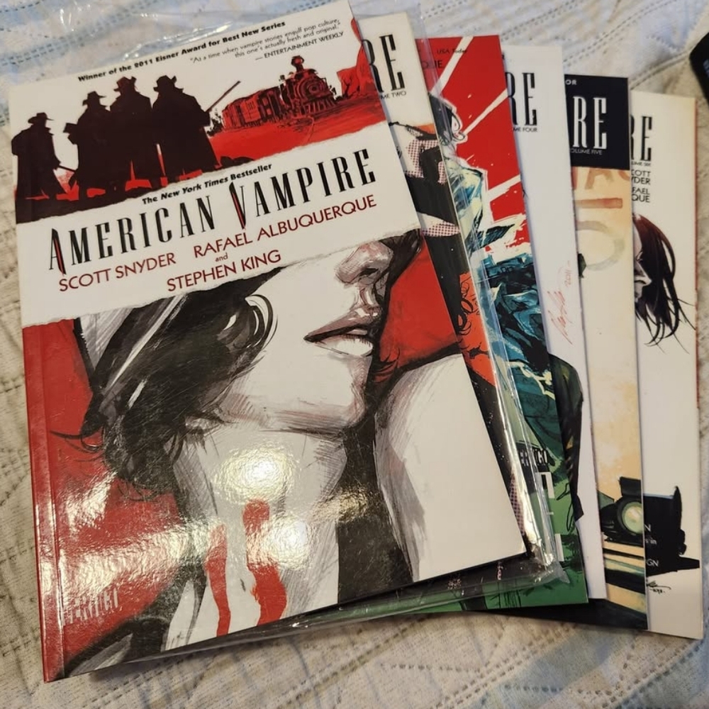 American Vampire Graphic Novel Set